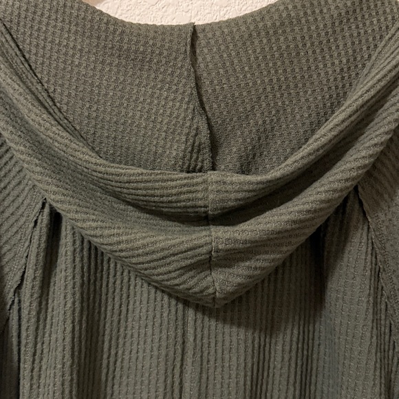 Wild Fable Soft, Hooded, Drop Shoulder Waffle Knit Pullover,Olive Green,Medium - Picture 9 of 10